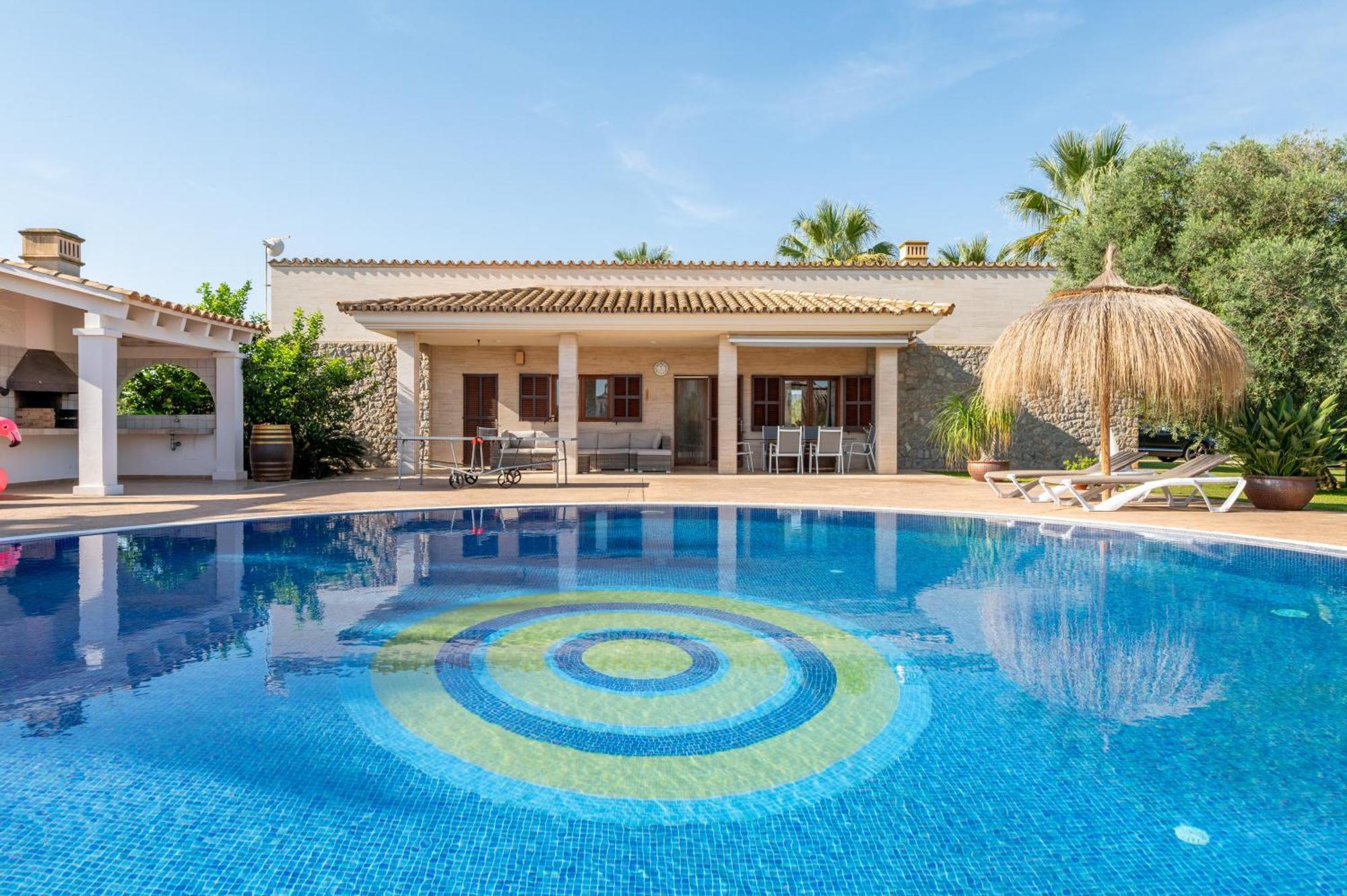 Son Manyo 225 Villa